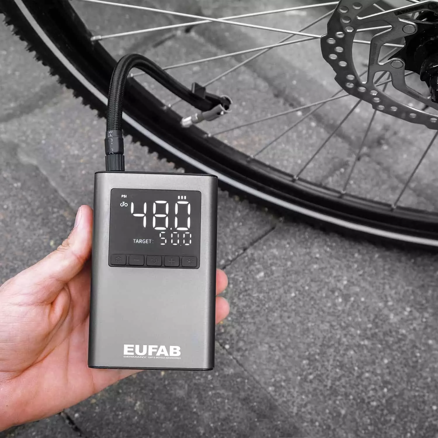 Eufab Elektro Pumpe Mini Kompressor Mit Akku – Bild 4